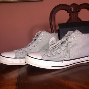 “Chuck Taylor All Star Madison” Converse